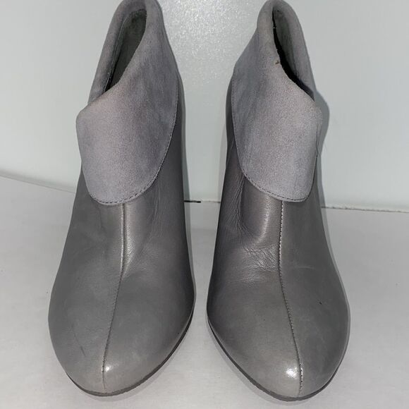 Coach Women's Leather Suede Ankle High Heels Annika Boots Bootie Gray Size 5.5 - Picture 2 of 10